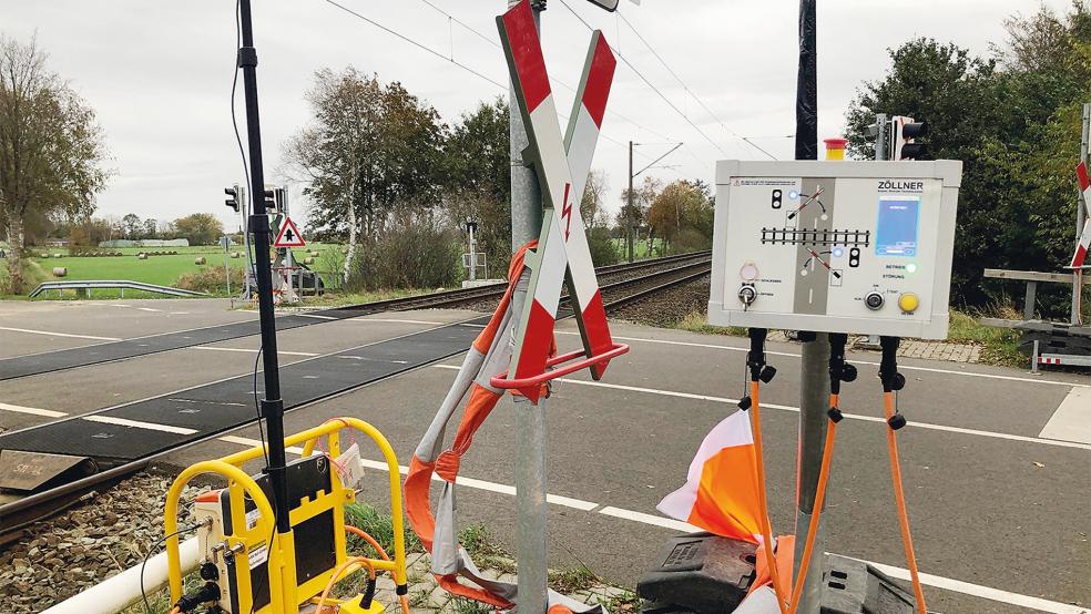 Auch der Bahnübergang »Zu den Höfen I« in Ihrhove wird ab Sonntag gesperrt.  © Foto: Ammermann