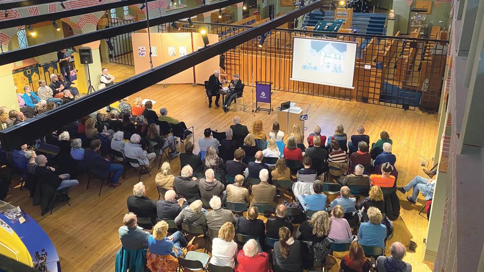 Eine Gedenkvorlesung wie hier mit Albrecht Weinberg vor einem Jahr gab es in Groningen auch diesmal.  © Foto: Kuper