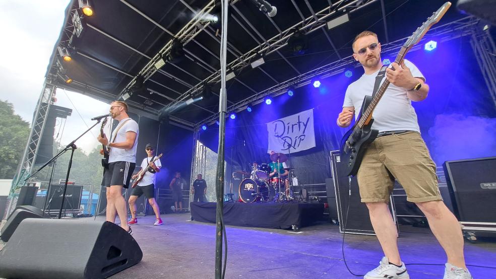 »Dirty Dip« aus Möhlenwarf – hier bei ihrem Auftritt auf dem Free For All-Festival – treten am Samstag im Zollhaus auf. © Archivfoto: Szyska