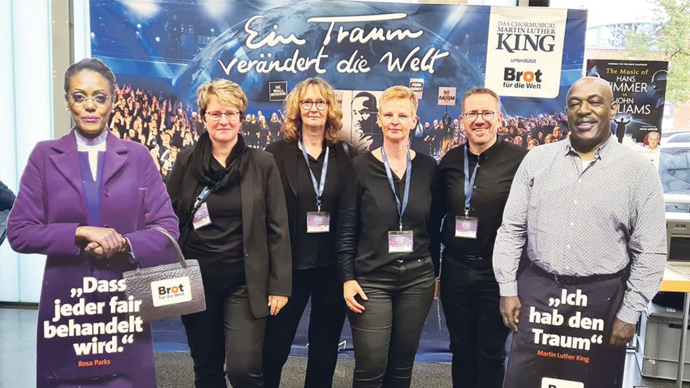 Die Musical-Mitwirkenden aus dem Rheiderland: (von links) Heidrun Jungeblut, Heike Wallenstein, Doris Wallenstein und Detlef Wallenstein.  © Fotos: privat