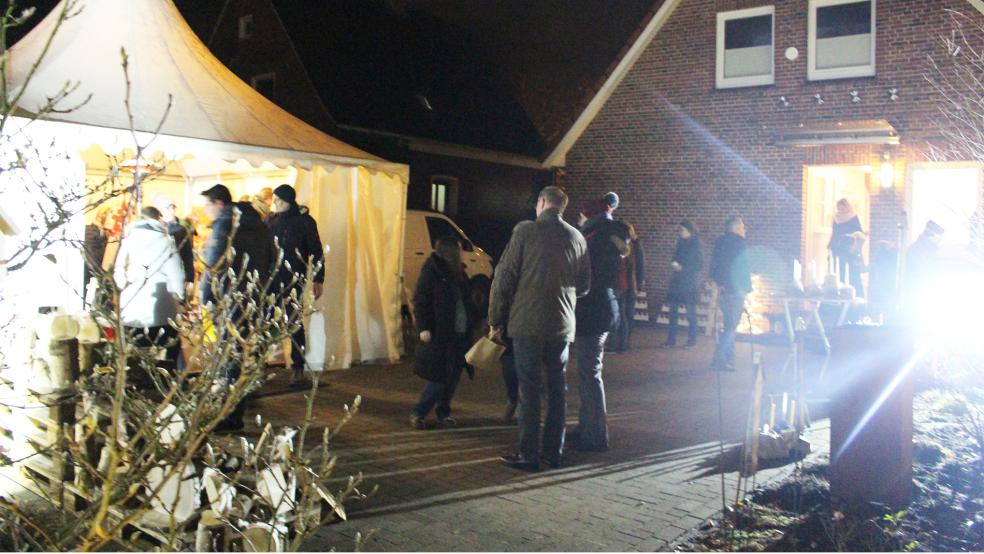 Einstimmung auf die Advents- und Weihnachtszeit beim Lichterfest der Lebenshilfe Leer am 17. November 2023 rund um das Atelierhaus an der Groninger Straße.  © Archivfoto: Lebenshilfe