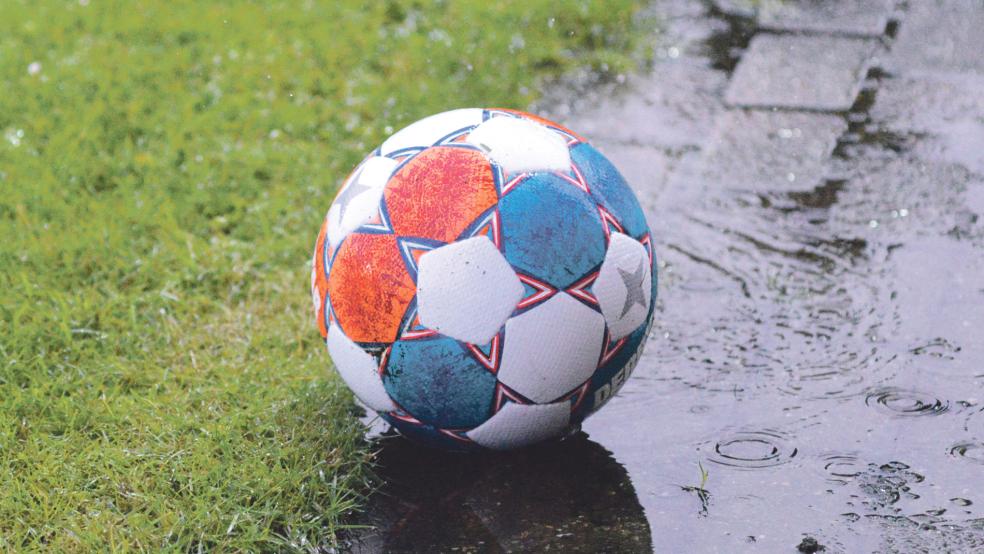 Viele Fußballspiele fallen wegen Regens aus.  © Foto: Born