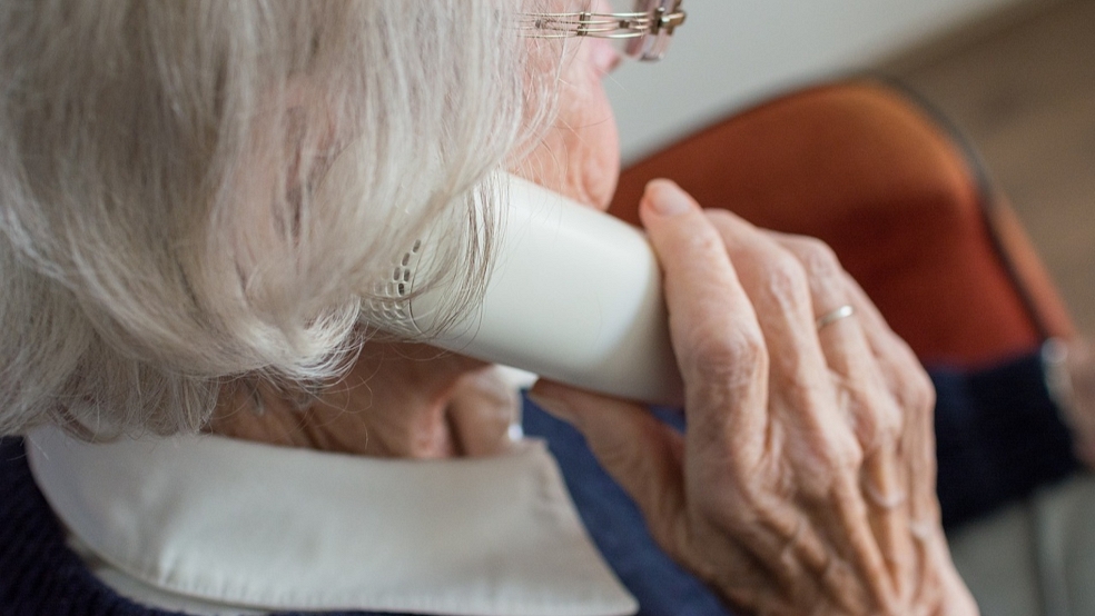 Die Seniorin durchschaut Telefonbetrug. © Pixabay