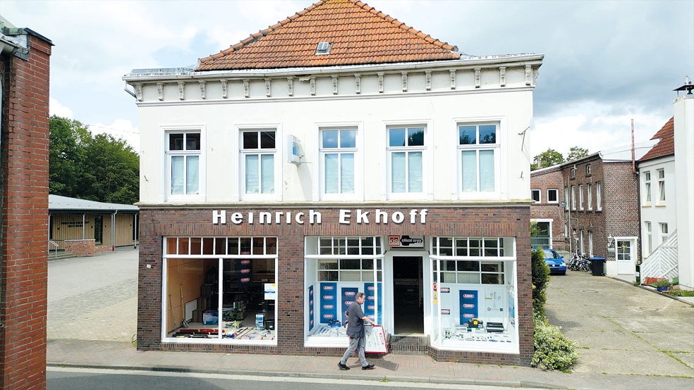 Eisenwaren Ekhoff an der Norderstraße gehört zum Stadtbild von Weener. Am 22. Dezember schließt das Geschäft.  © Foto: Bruins