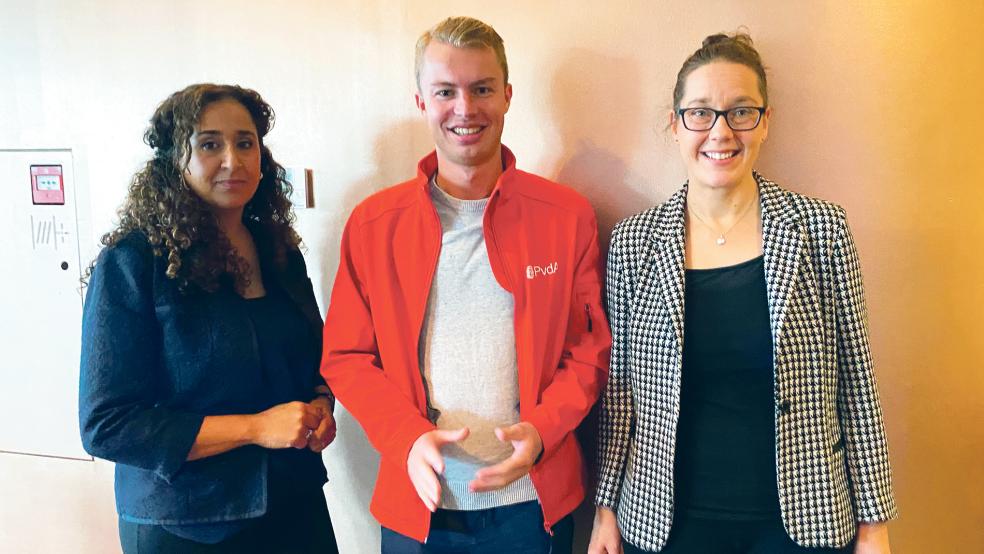 Die drei Kandidaten der »neuen« Partei »GroenLinks-Pvda« aus dem Norden präsentierten sich in Winschoten zum ersten Mal gemeinsam. Es sind (von links) Glimina Chakor, Julian Bushoff und Elke Slagt-Tichelman.  © Foto: Kuper