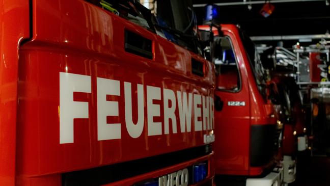 Millionen-Schaden bei Feuer in Flugzeug-Hangar
