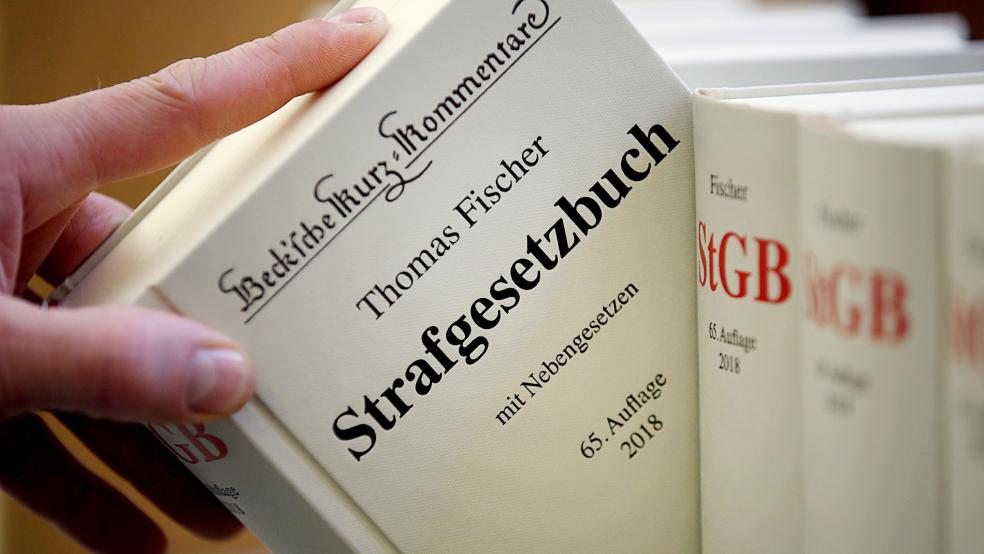 Die Anklage basiert offenbar auf den Aussagen eines gesondert verfolgten Mannes, der die zuletzt wohnungslose Angeklagte nach eigenen Angaben dreimal in die Niederlande gefahren hat, wo sie die harten Drogen eingekauft haben soll. © Berg (dpa/Symbolfoto)