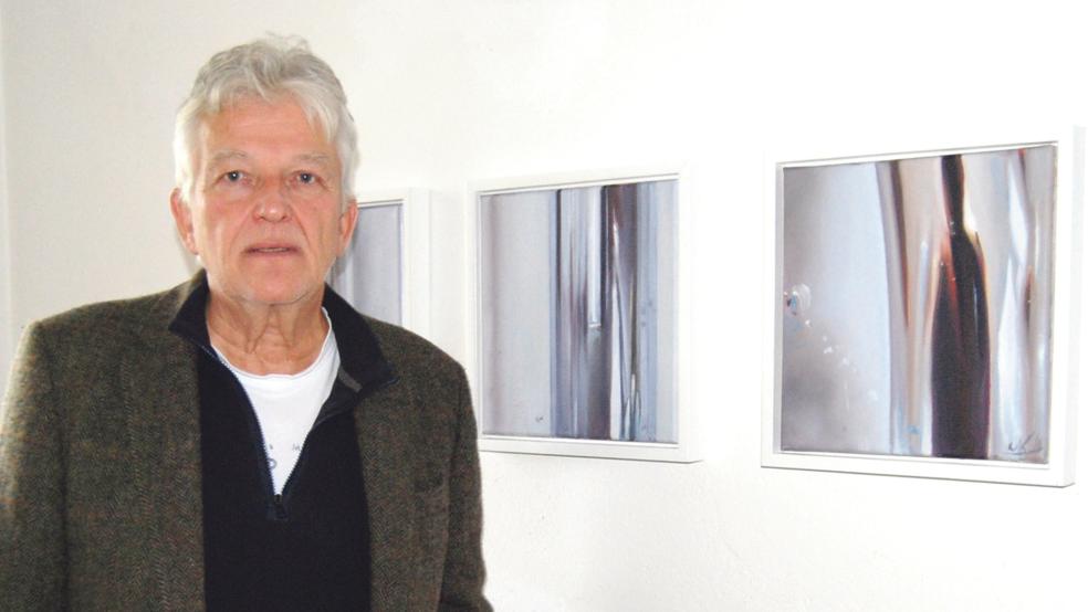 Ulrich Schnelle, zuletzt zweiter Vorsitzender der BBK-Bezirksgruppe Ostfriesland, war in den Räumen seiner Galerie in Boen der Gastgeber der letzten Versammlung.  © Foto: Hoegen