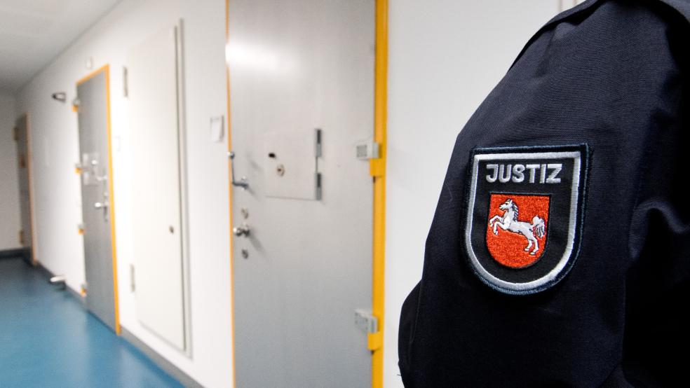Der Beschuldigte befindet sich nach wie vor in Untersuchungshaft. © Stratenschulte (dpa/Symbolfoto)