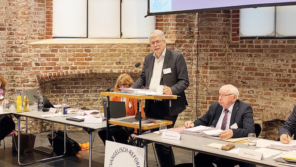 Für juristische Themen und den Haushalt ist Vizepräsident Helge Johr bei der Reformierten Kirche zuständig, so auch beim neuen Kirchengesetz über Pfarrwahlen.  © Foto: Kuper