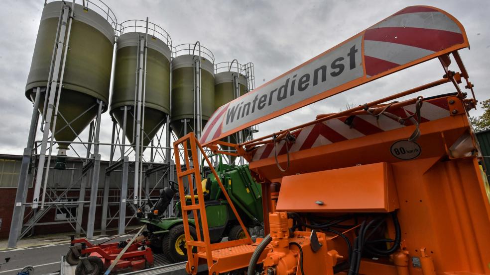Beim Winterdienst sind auch morgen Straßenwärter im Einsatz. Bedingt durch Warnstreiks kann es allerdiings zu Verzögerungen kommen. © Landkreis Leer