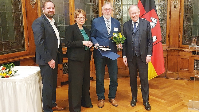 Niedersachsen ehrt Weeneraner DLRG-Urgestein