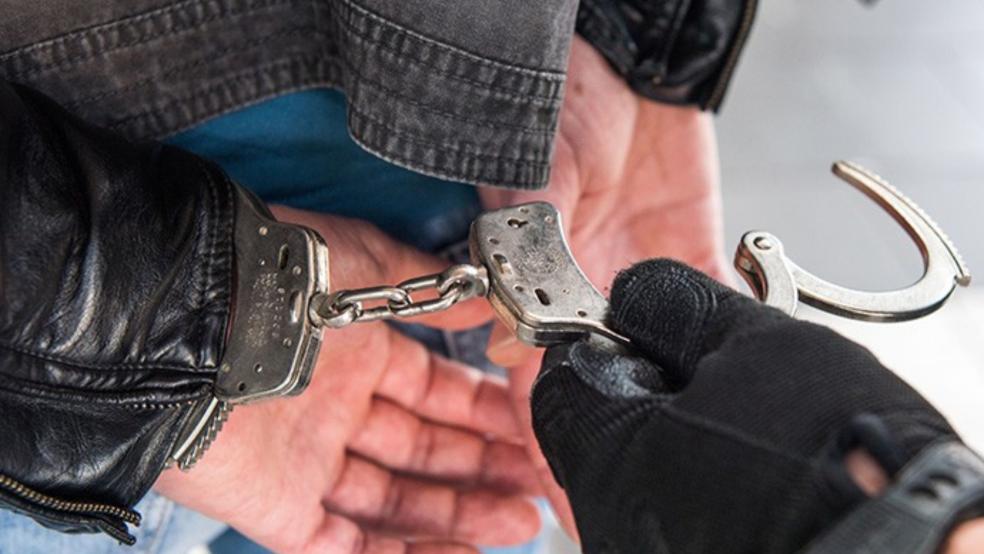 Im Bahnhof in Emden klickten die Handschellen. © Bundespolizei (Symbolfoto)