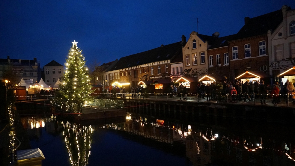 Am Wochenende wird am Alten Hafen in Weener der Adventsmarkt gefeiert. © Foto: Stadt Weener