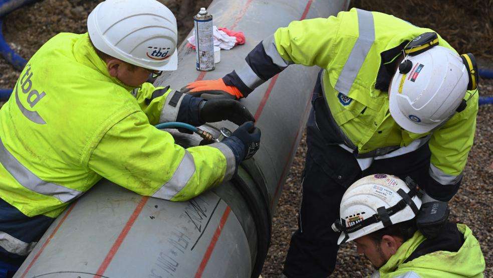 Die letzte Schweißnaht der Zukunftsleitung wurde heute bei Westerstede gesetzt. © Penning/EWE