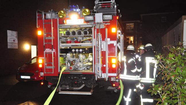 Adventskranz brennt: Bewohner evakuiert