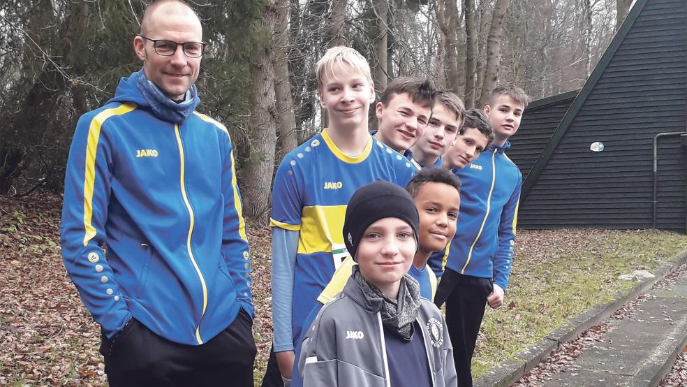 Jannes Galitschkin (von vorne), Malan Oltrop, Henning Galitschkin (hinten von links), Raul Knoche, Harm-Nikolas Huisinga, Veit Duitsmann, Lucas Wintergerst und Leif Duitsmann.  © Foto: privat