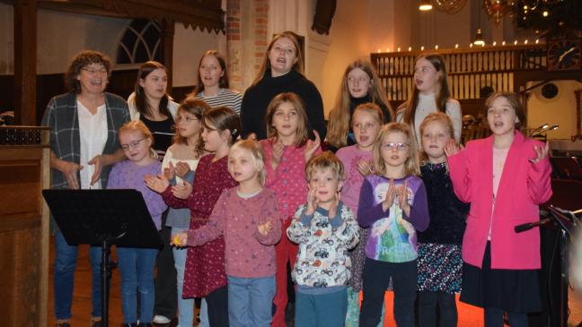 Besinnliche Weihnachtsstimmung mit Gesang, Orgel und Posaune
