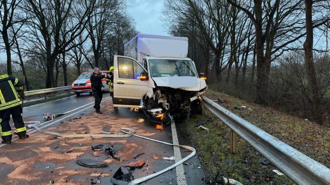 Zwei Tote bei Frontalzusammenstoß
