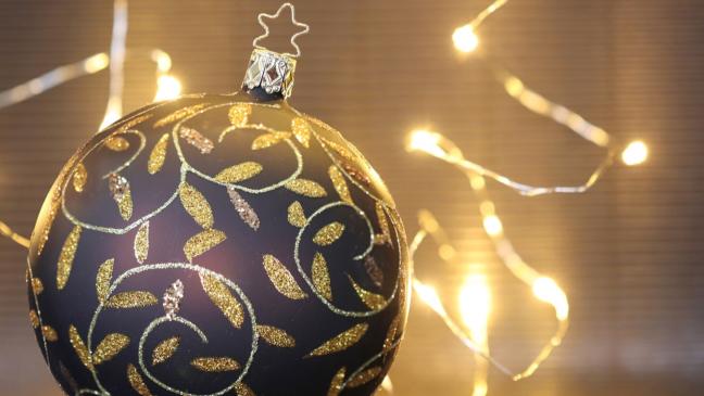 33-Jähriger wird mit Christbaumkugel angegriffen