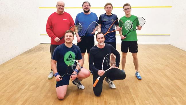 Squash-Freunde spielen Weihnachts-Cup