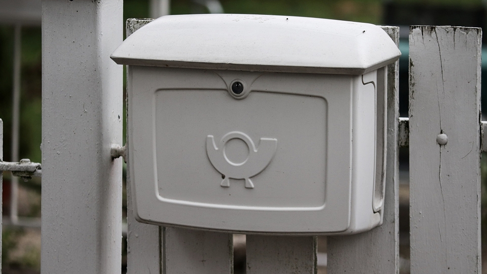 Ein Briefkasten (Beispielfoto) in Uplengen wurde in der Silvesternacht mit einem Böller beschädigt.  © pixabay
