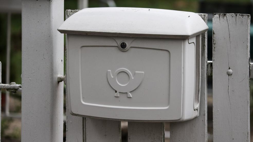 Ein Briefkasten (Beispielfoto) in Uplengen wurde in der Silvesternacht mit einem Böller beschädigt.  © pixabay