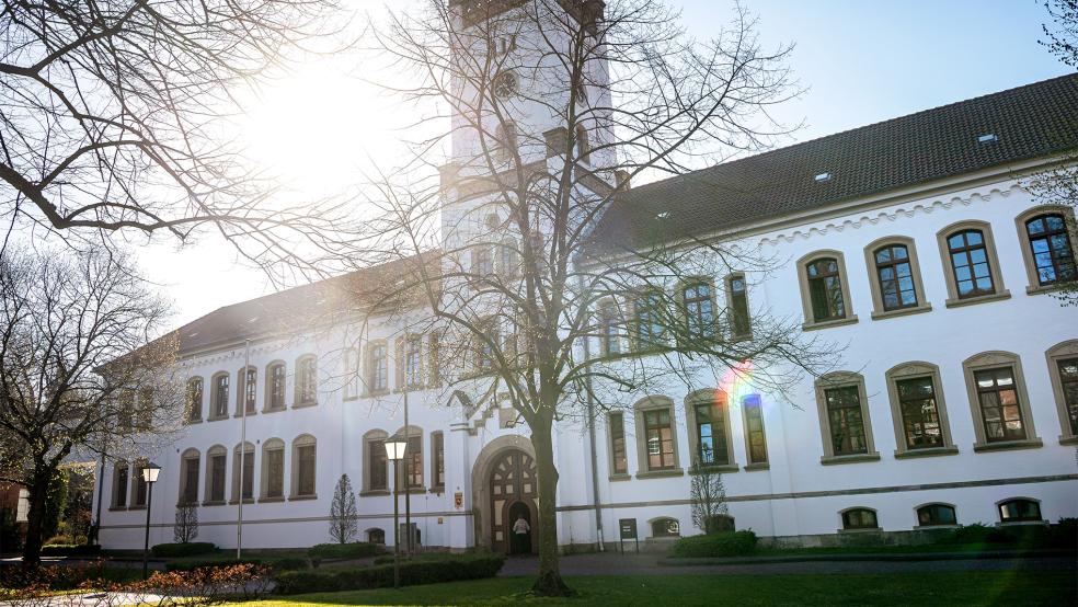 Vor der Großen Jugendkammer des Landgerichts Aurich werden sich zwei Angeklagte wegen eines Bombenanschlags in Wittmund verantworten müssen.  © Foto: dpa