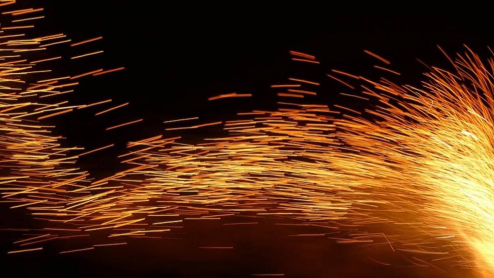 Illegales Feuerwerk hat in Midwolda für schwere Schäden an Häusern und Autos gesorgt. © pixabay