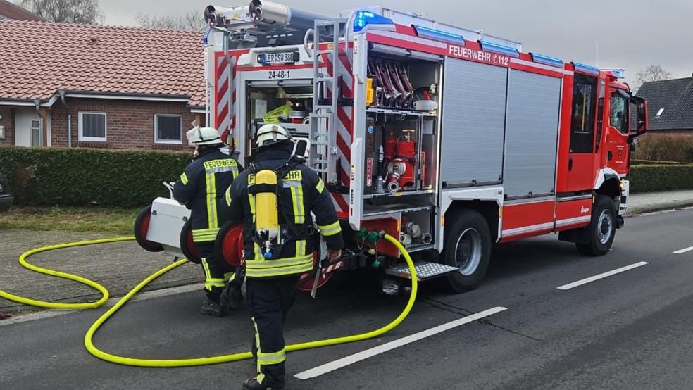 Die Feuerwehr ist in die Graf-Edzard-Straße ausgerückt. © Rand