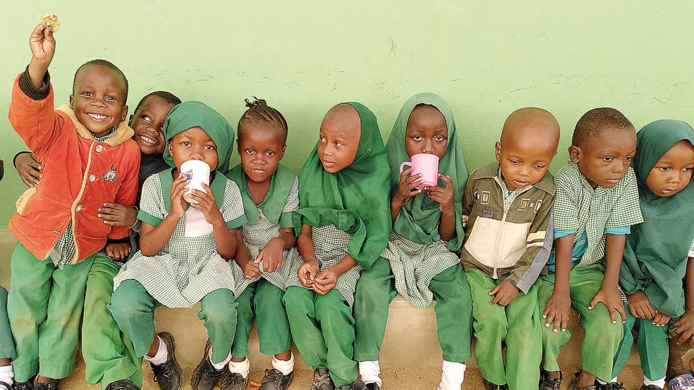 Die Schüler des »Little Angel«-Projekts bekommen nicht nur Bildung und damit Zukunftschancen, sondern auch eine regelmäßige Mahlzeit.  © Fotos: Verein »Little Angel«