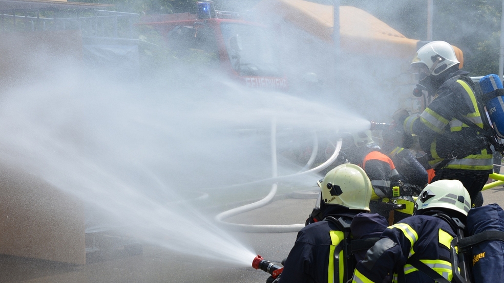 Die Orts- und Gemeindebrandmeister aller 67 Feuerwehren aus dem Landkreis Leer kommen in Bunde zusammen. © Pixabay (Symbolfoto)
