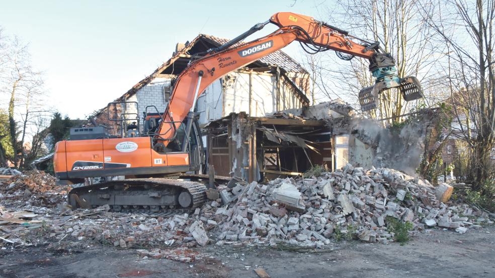Nicht mehr viel übrig ist vom Gebäude der früheren Diskothek in Rechtsupweg.  © Foto: Dirks