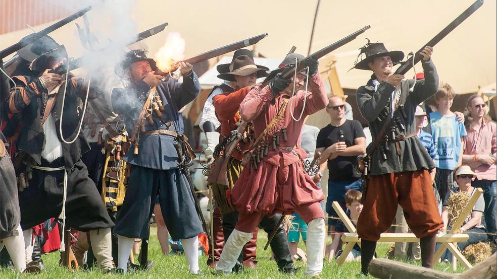 Die Nachstellung der »Schlacht von Heiligerlee« hatte bereits 2012 und 2018 tausende Schaulustige angelockt.  © Foto: Marc Lameijer
