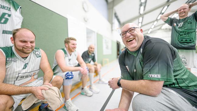 BSV-Basketballer beschenken ihren Coach