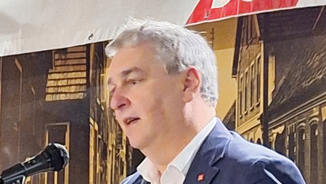 Tarifverträge und Einsatz für Demokratie