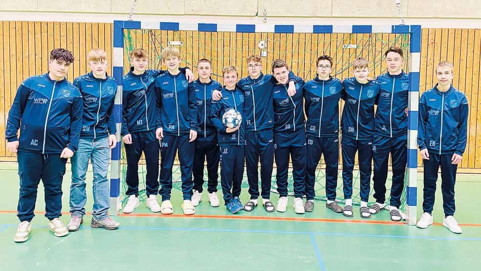 Die C-Jugend der JSG Weener/Stapelmoor konnte bei der Futsal-Ostfrieslandmeisterschaft so manchen höherklassigen Gegner ärgern.  © Foto: privat