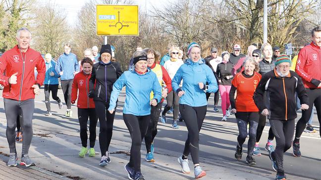 Sonnenschein und gute Laune beim Winterlauf