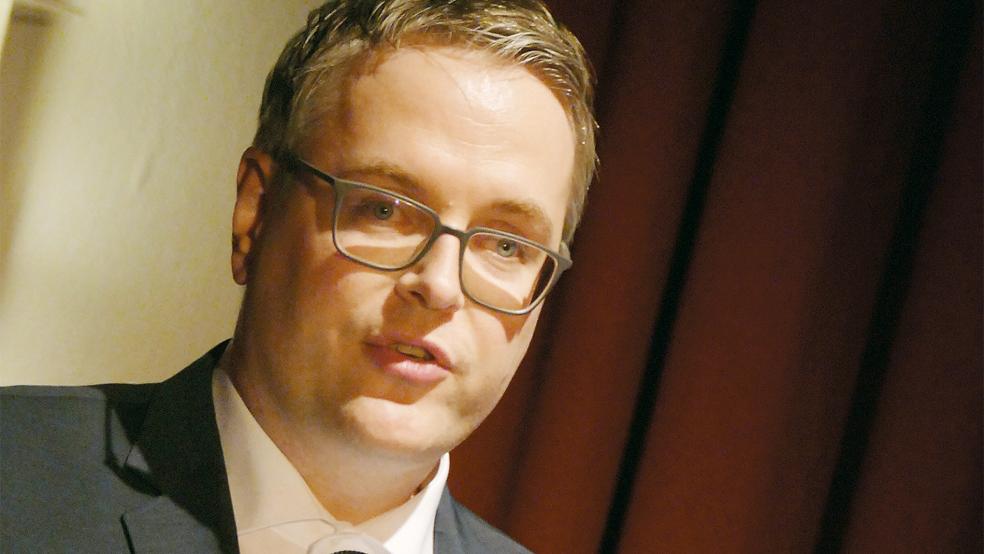 Dr. Heiko Suhr, Historiker und Leiter der Landschaftsbibliothek in Aurich.  © Foto: Jürgens