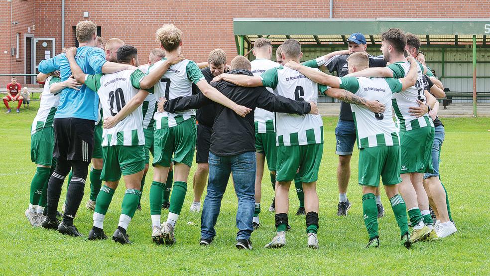 Einen von zwei Ligasiegen durfte Stapelmoor im Sommer gegen den TV Bunde II feiern. Es folgte mit dem 3:1 gegen den SV Neufirrel nur noch ein weiterer Erfolg, der nach dem Geschmack von Trainer Mark Schüller zu niedrig ausfiel.  © Foto: Born