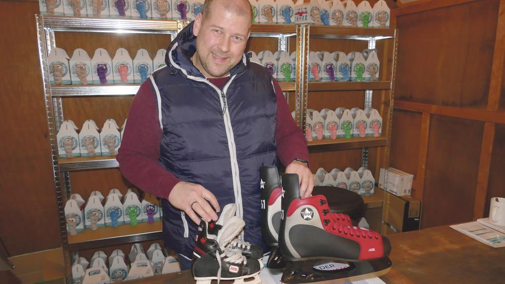 Ob klein oder groß: Thorben Anders hat für fast jeden Fuß den passenden Schlittschuh.  © Foto: Jürgens