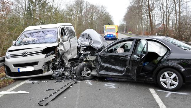 Zwei Schwerverletzte bei Unfall auf B 72