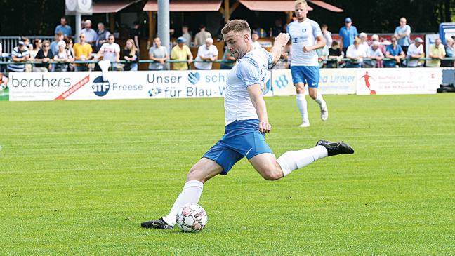 Eike Begemann hängt Fußballschuhe an den Nagel