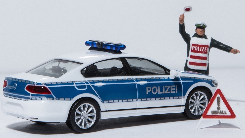 Als eingesetzte Polizeibeamte den Autofahrer einholen und zum Anhalten auffordern konnten, flüchtete er mit hoher Geschwindigkeit. © Pixabay (Symbolfoto)