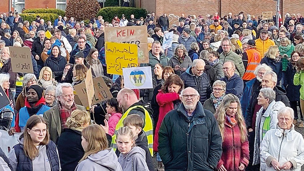 Nach der Kundgebung in Weener soll das Bündnis für Demokratie weiter mit Leben gefüllt werden.  © Foto: Hanken