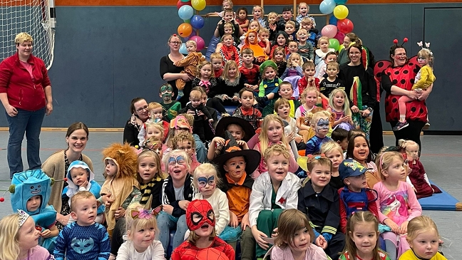 100 Kinder feiern Karneval beim TV Bunde