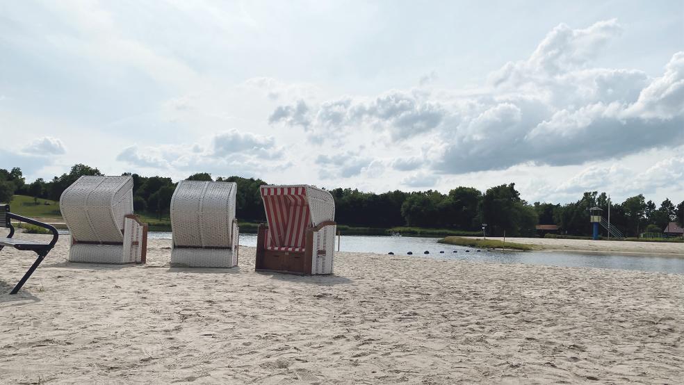 Der Strand am Ihler Meer, hier ein Foto aus dem vergangenen Sommer, wird im August die Kulisse für ein Tauffest.  © Foto: Wetzel