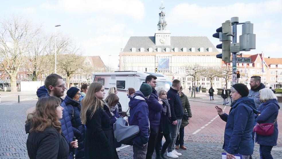 »Für Touristen verwirrend«: Planerin Käthe Protze (Dritte von rechts) monierte unter anderem die schlechte Anbindung zwischen Rathausplatz und Delft.  © Foto: Jürgens