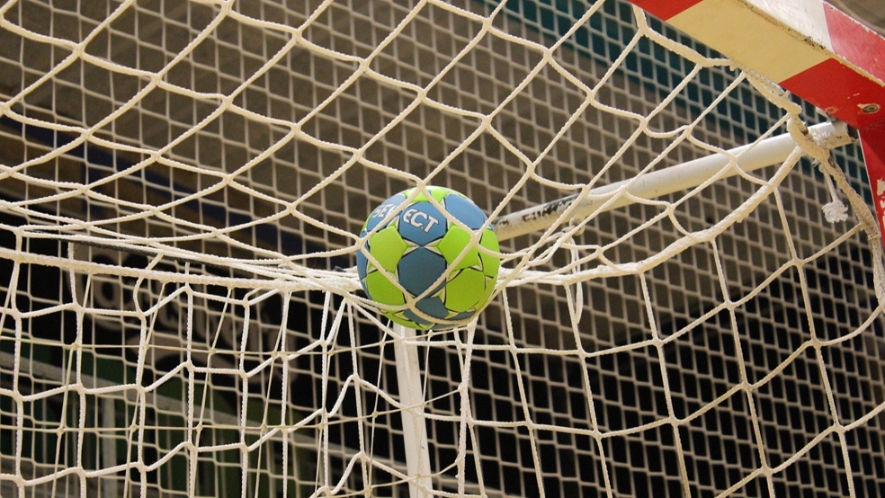 Die Handballerinnen der HSG konnten den Ball lediglich 14-mal im Ihrhover Tor unterbringen. © Foto: Pixabay