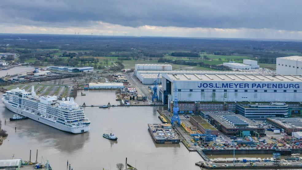 Die »Silver Ray« hat die Werfthalle verlassen und das Licht der Welt erblickt. © Foto: Bruins